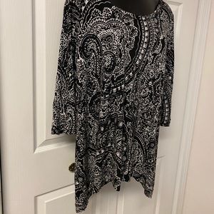 Black and white patterned Tunic 1X